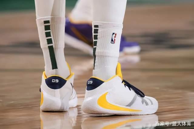 梅西荣誉卡惊喜设计：身份证号暗含世界杯信息